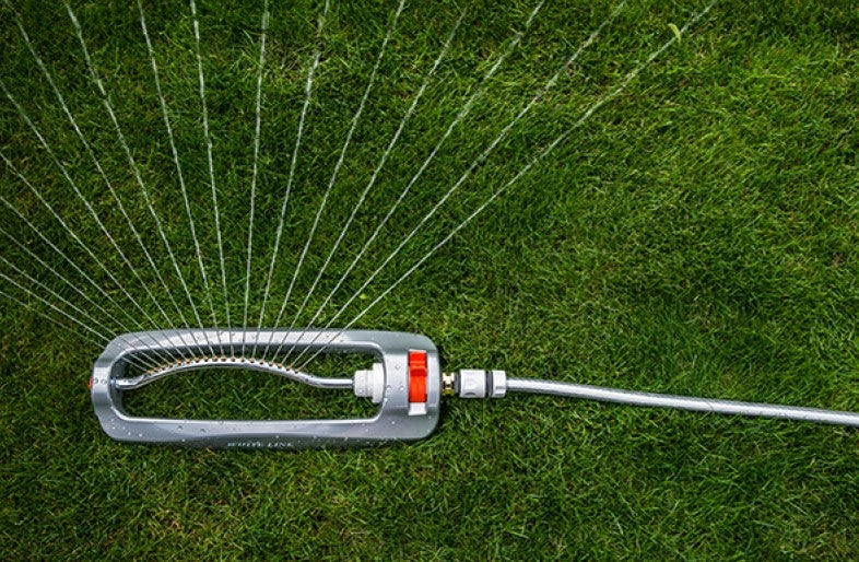 Aqbau White Line Zraszacz metalowy wahadłowy oscylacyjny 18 dysz do 399m2