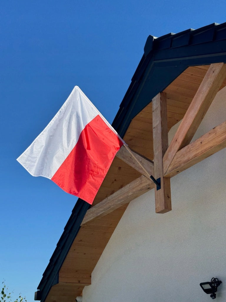 Flaga Flagi Polski 150x90cm z kijem i uchwytem czarnym pojedyńczym komplet